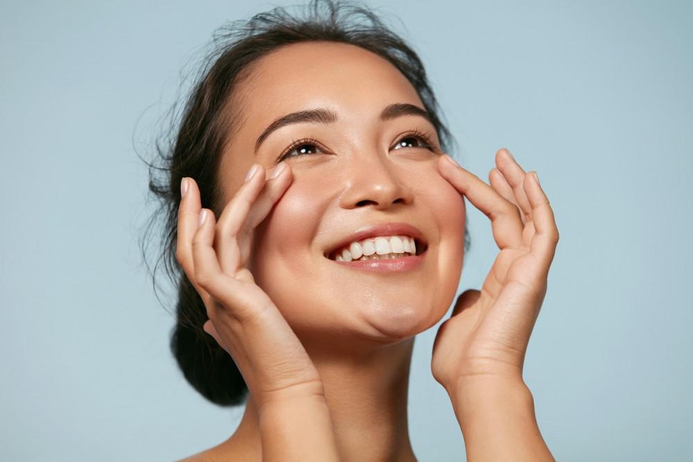 Are You Looking for the Best Way to Brighten Your Skin? We Have the Answers